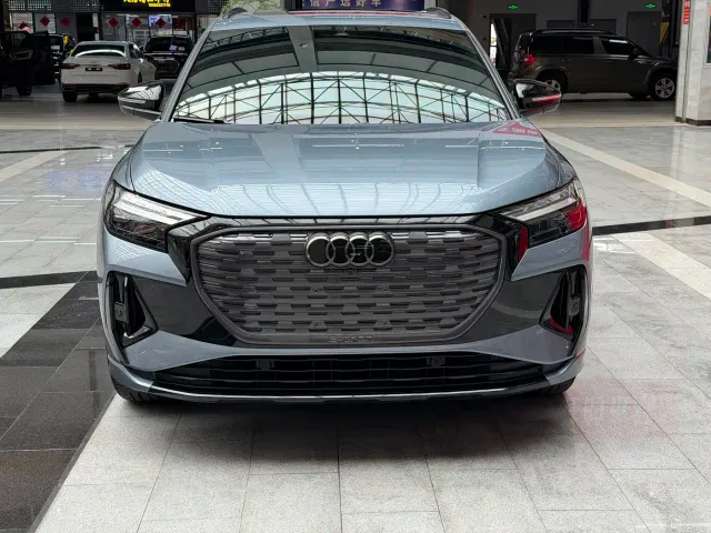 Audi Q4 e-tron — Фото автомобиля 2
