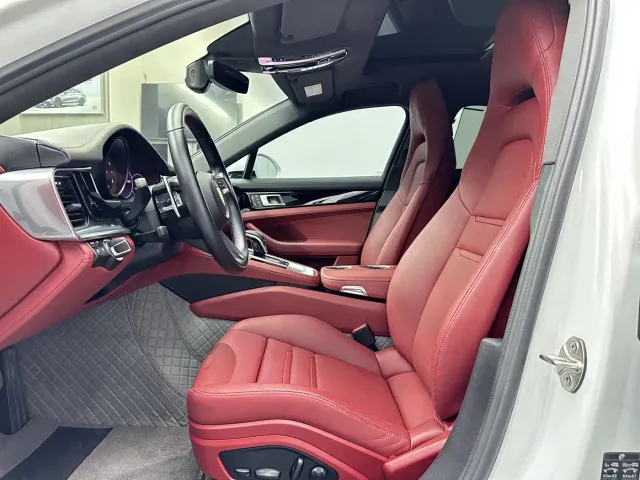 Porsche Panamera — Фото автомобиля 10