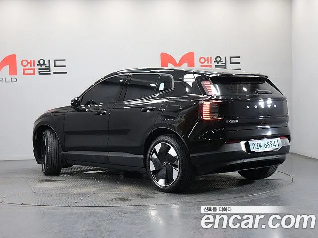 Volvo EX30 — Фото автомобиля 4