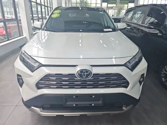Toyota RAV4 — Фото автомобиля 2