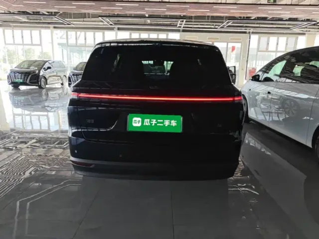 Li Auto i8 — Фото автомобиля 5