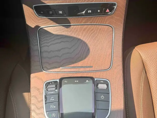 Mercedes-Benz Mercedes-Benz E-Class 2023 E 300 L Fashion — Фото автомобиля 28