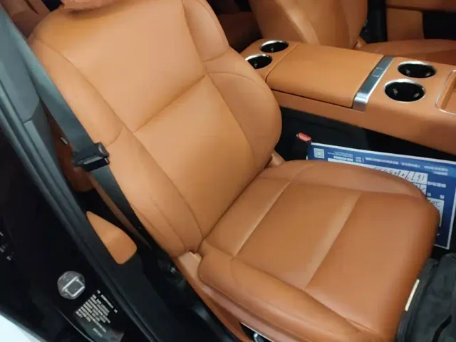 Li Auto L8 — Фото автомобиля 24
