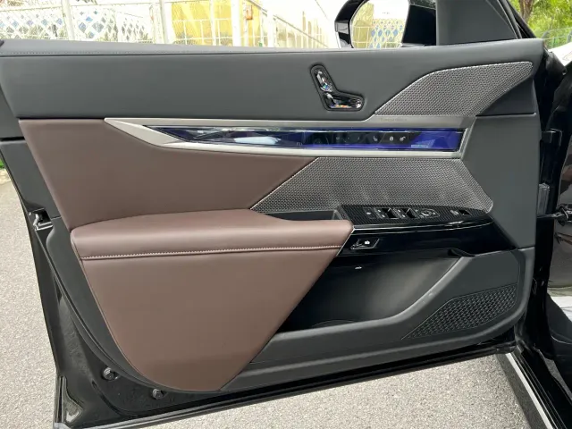 BMW 7 Series — Фото автомобиля 20