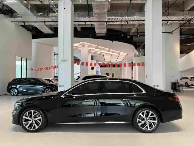 Mercedes-Benz E-Class — Фото автомобиля 10