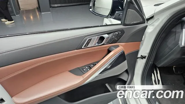 BMW X6 xDrive40i M Sport — Фото автомобиля 23