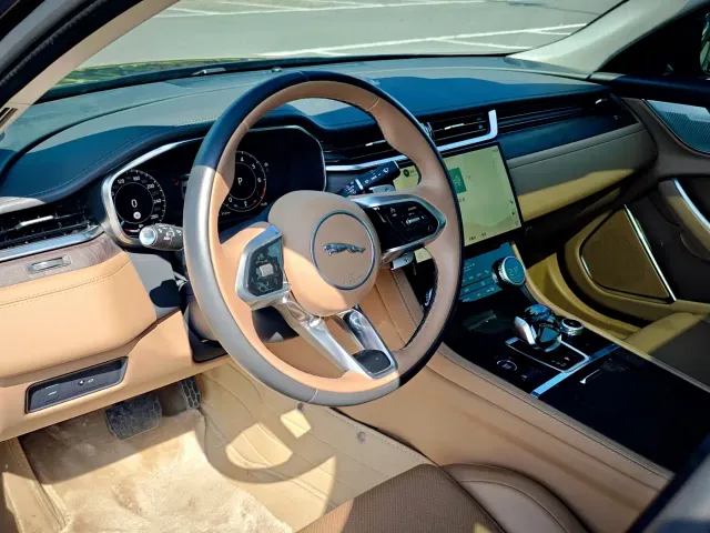 Jaguar XFL — Фото автомобиля 11