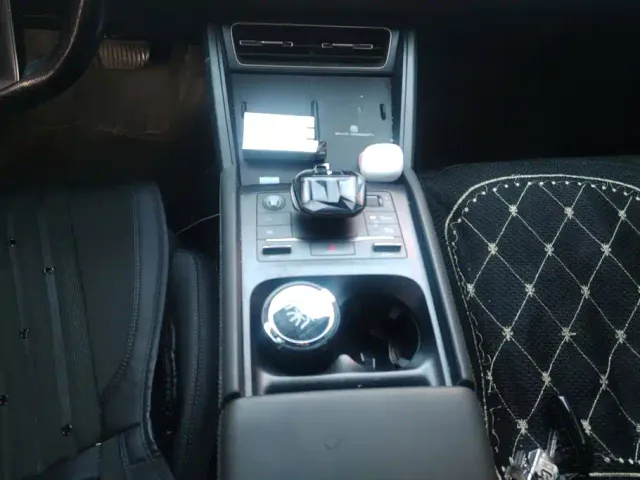 BYD Qin L — Фото автомобиля 16