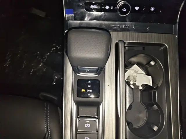 Roewe RX5 — Фото автомобиля 13