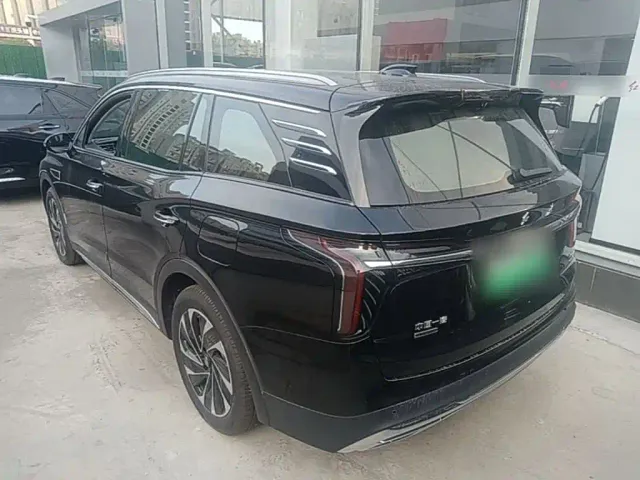 Hongqi HS7 PHEV — Фото автомобиля 4