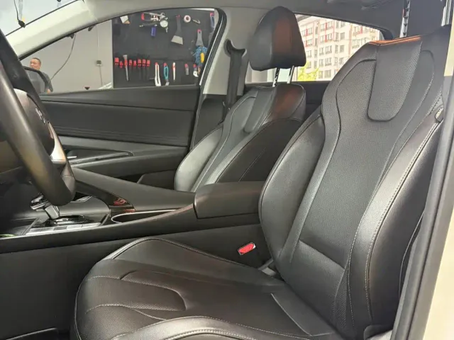 Hyundai Elantra — Фото автомобиля 11