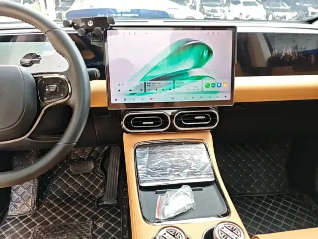 Leapmotor C11 — Фото автомобиля 12