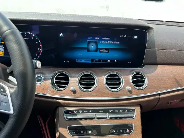 Mercedes-Benz E-Class — Фото автомобиля 10