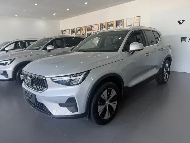 Фотография автомобиля — Volvo XC40