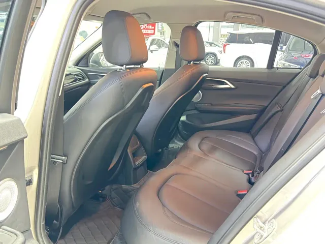 BMW 1 Series — Фото автомобиля 6