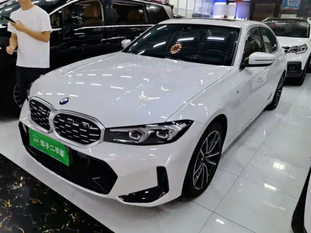 Фотография автомобиля — BMW 3 Series