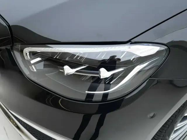 Mercedes-Benz E-Class — Фото автомобиля 14