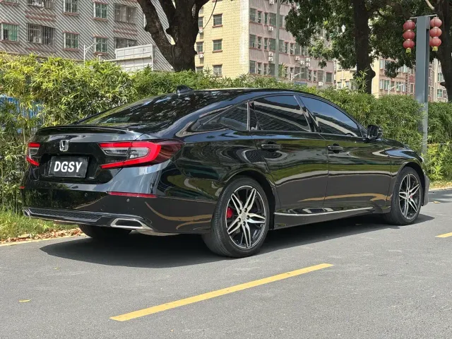 Honda Accord — Фото автомобиля 20