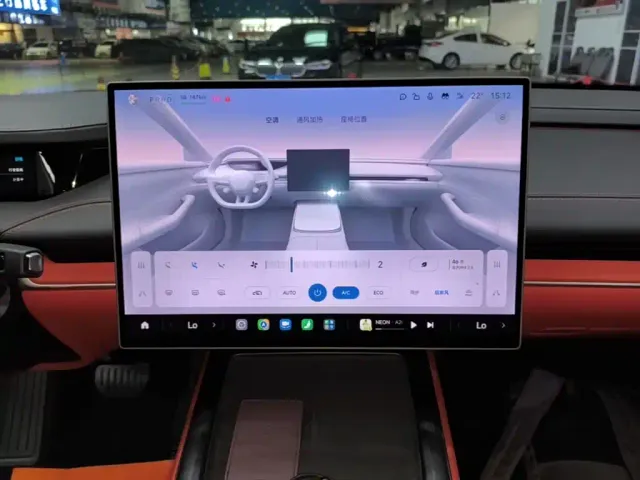 Xiaomi SU7 — Фото автомобиля 12