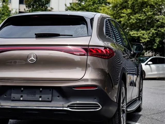 Mercedes-Benz EQE SUV — Фото автомобиля 5