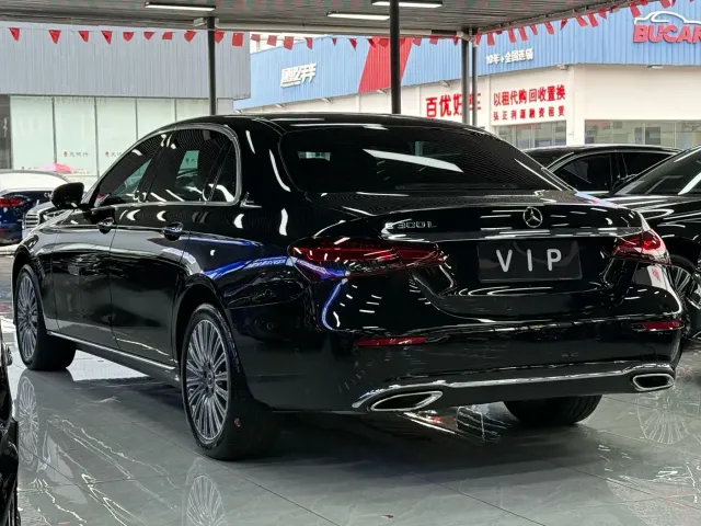 Mercedes-Benz E-Class — Фото автомобиля 13