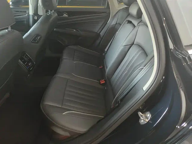 Volkswagen Passat — Фото автомобиля 16