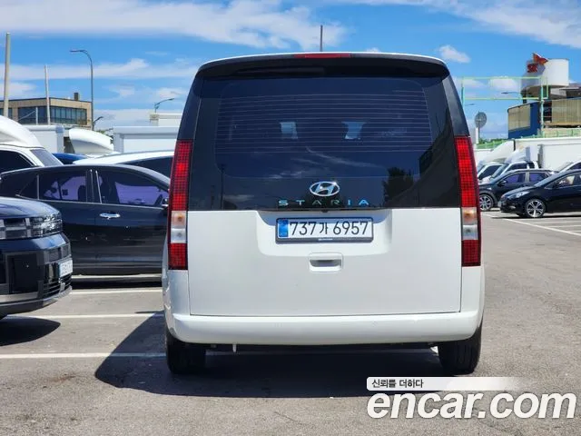 Hyundai Staria Staria L3.5 Tourer 11 мест — Фото автомобиля 3