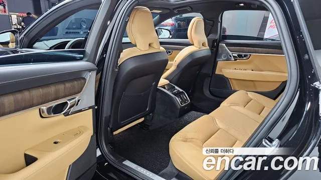 Вольво S90 — Фото автомобиля 12
