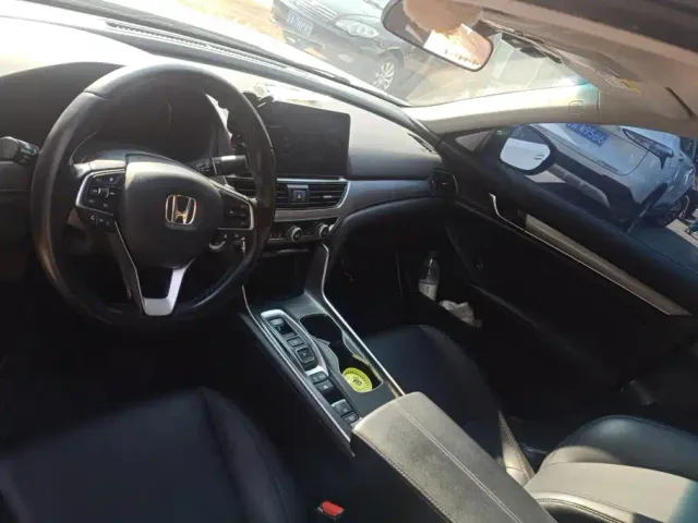 Honda Accord — Фото автомобиля 12