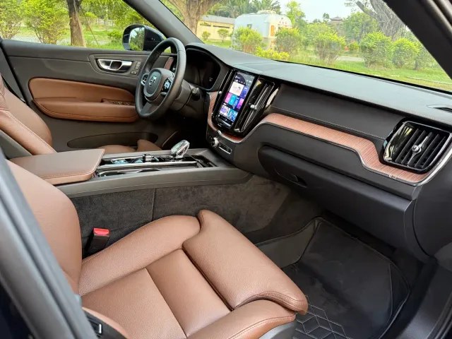 Volvo XC60 — Фото автомобиля 17