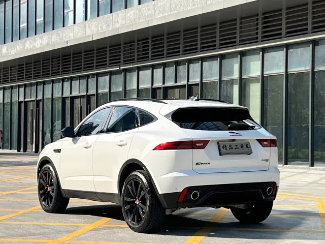 Jaguar E-PACE — Фото автомобиля 4