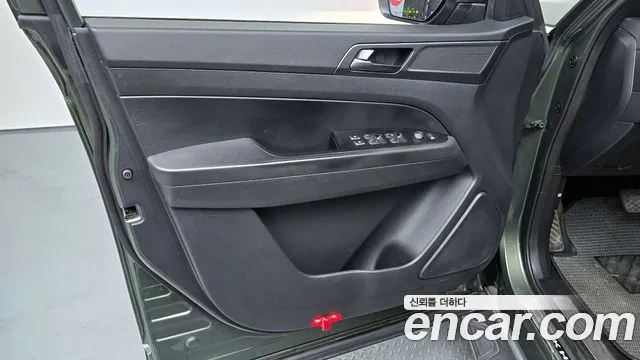 KG_Mobility_Ssangyong Rexton Новый Rexton Sport Khan Дизель 2.2 4WD — Фото автомобиля 24