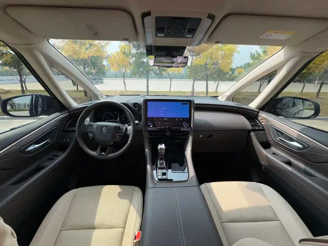 Toyota Vellfire — Фото автомобиля 4