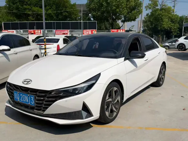 Фотография автомобиля — Hyundai Elantra