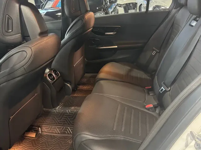 Mercedes-Benz C-Class — Фото автомобиля 6
