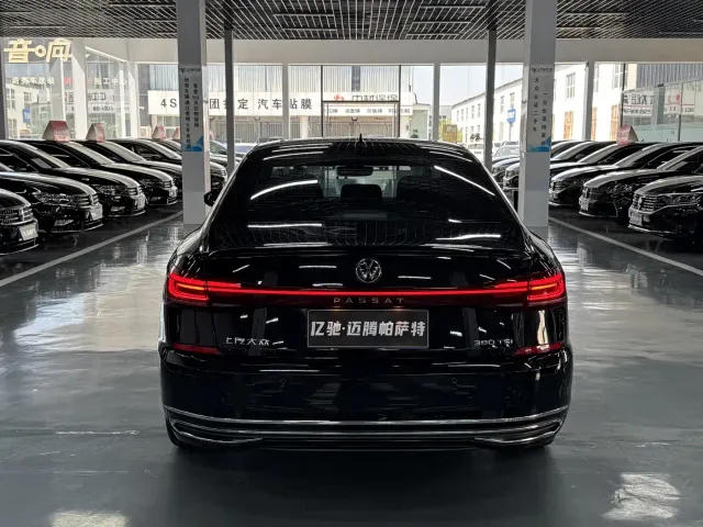 Volkswagen Passat — Фото автомобиля 8