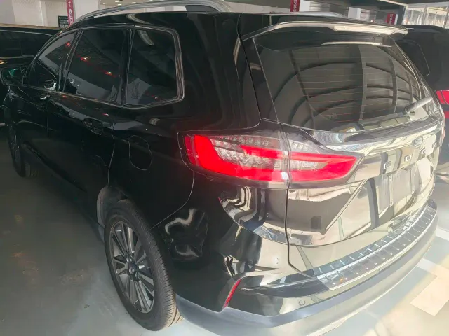 Ford Edge — Фото автомобиля 11