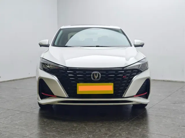 Changan Eado — Фото автомобиля 5