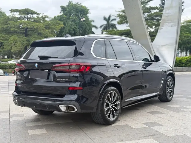 BMW X5 — Фото автомобиля 4