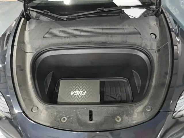 Tesla Model Y — Фото автомобиля 24