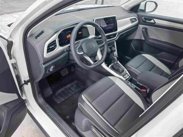 Volkswagen T-Roc — Фото автомобиля 10