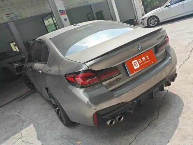 BMW 5 Series — Фото автомобиля 5