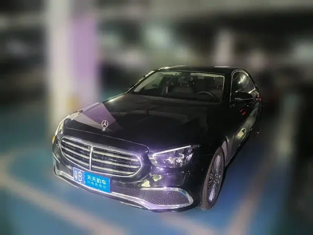 Фотография автомобиля — Mercedes-Benz E-Class