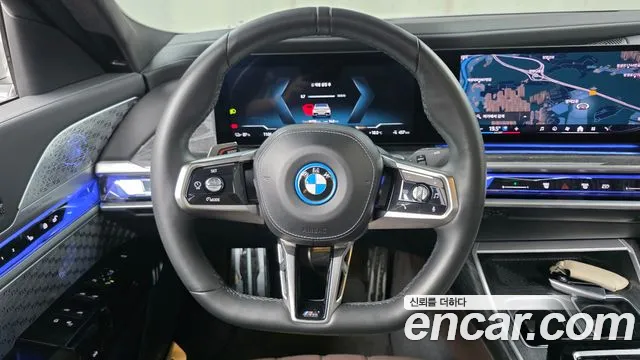 BMW i7 G70 — Фото автомобиля 21