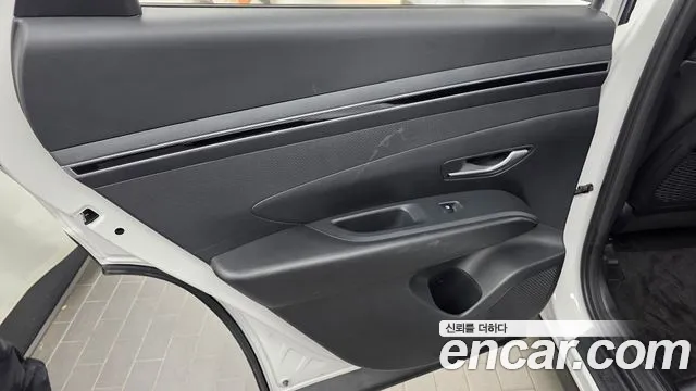 Hyundai Tucson Tucson (NX4) Бензин 1.6 турбо 2WD — Фото автомобиля 24