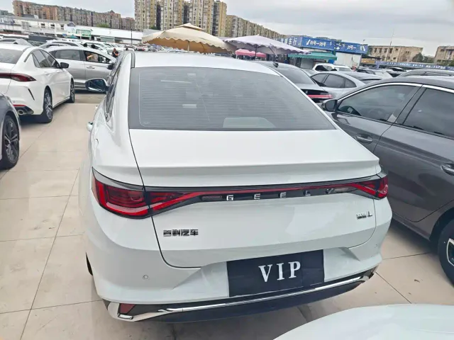 Geely Emgrand L — Фото автомобиля 18