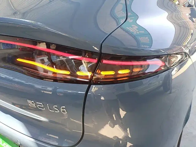 IM Motors LS6 — Фото автомобиля 7