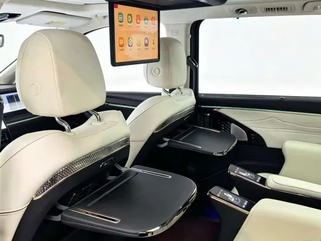 GAC Trumpchi E9 — Фото автомобиля 6