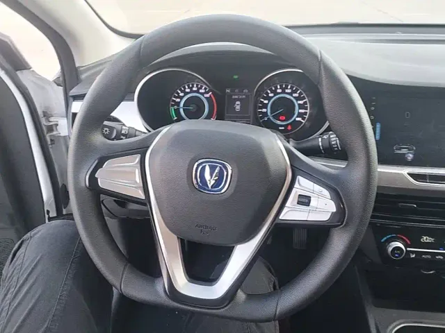 Changan Eado — Фото автомобиля 10
