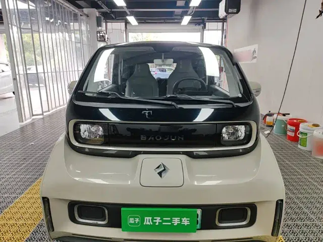 Baojun KiWi EV — Фото автомобиля 2
